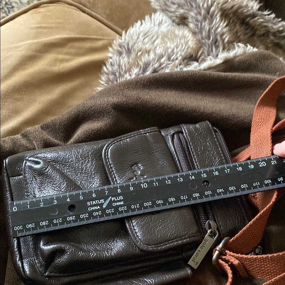 Classic brown  Leather Messenger Bag with Smooth Finish - Picture 3 of 6